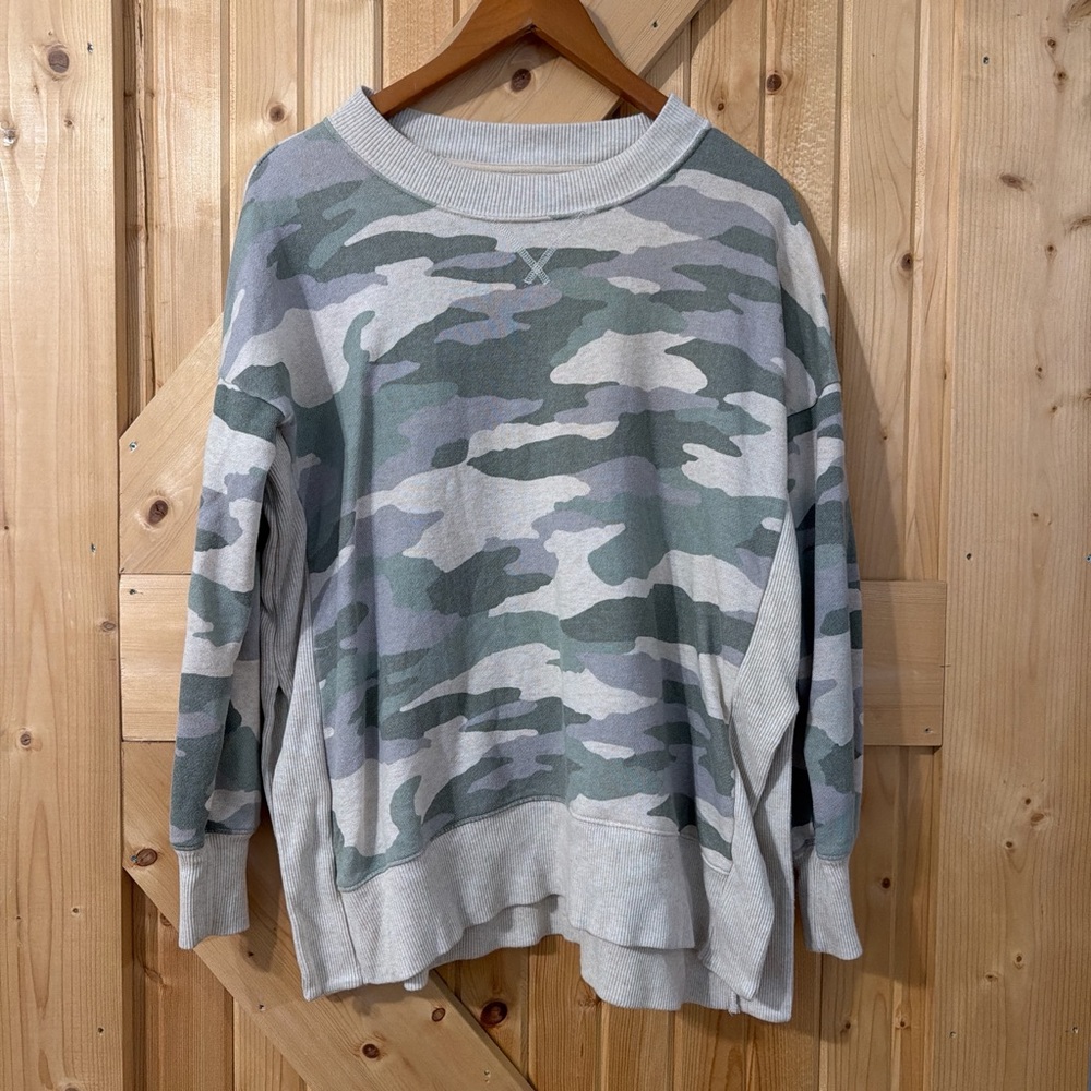 Aerie green and gray camo print sweatshirt